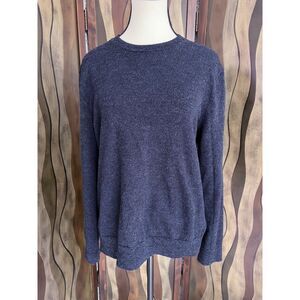 Banana Republic 100% Merino Wool crew neck sweater. Size L.